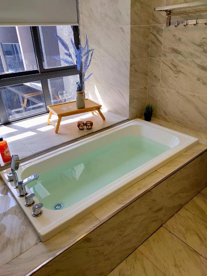 Melaka Town - Imperio Residence Studio With Bathtub Екстериор снимка